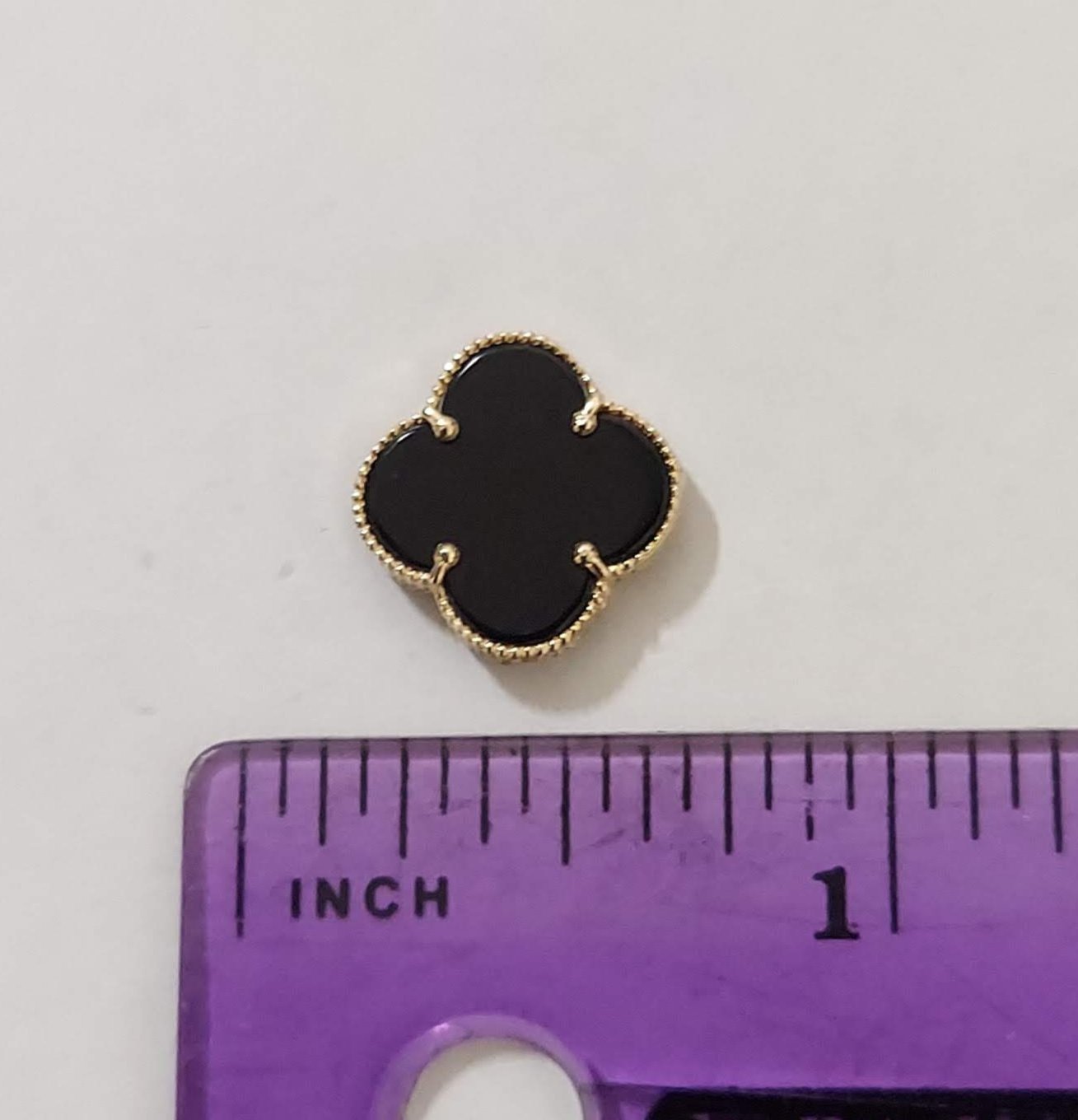14k Yellow Gold Ladies Clover onyx pendant necklace