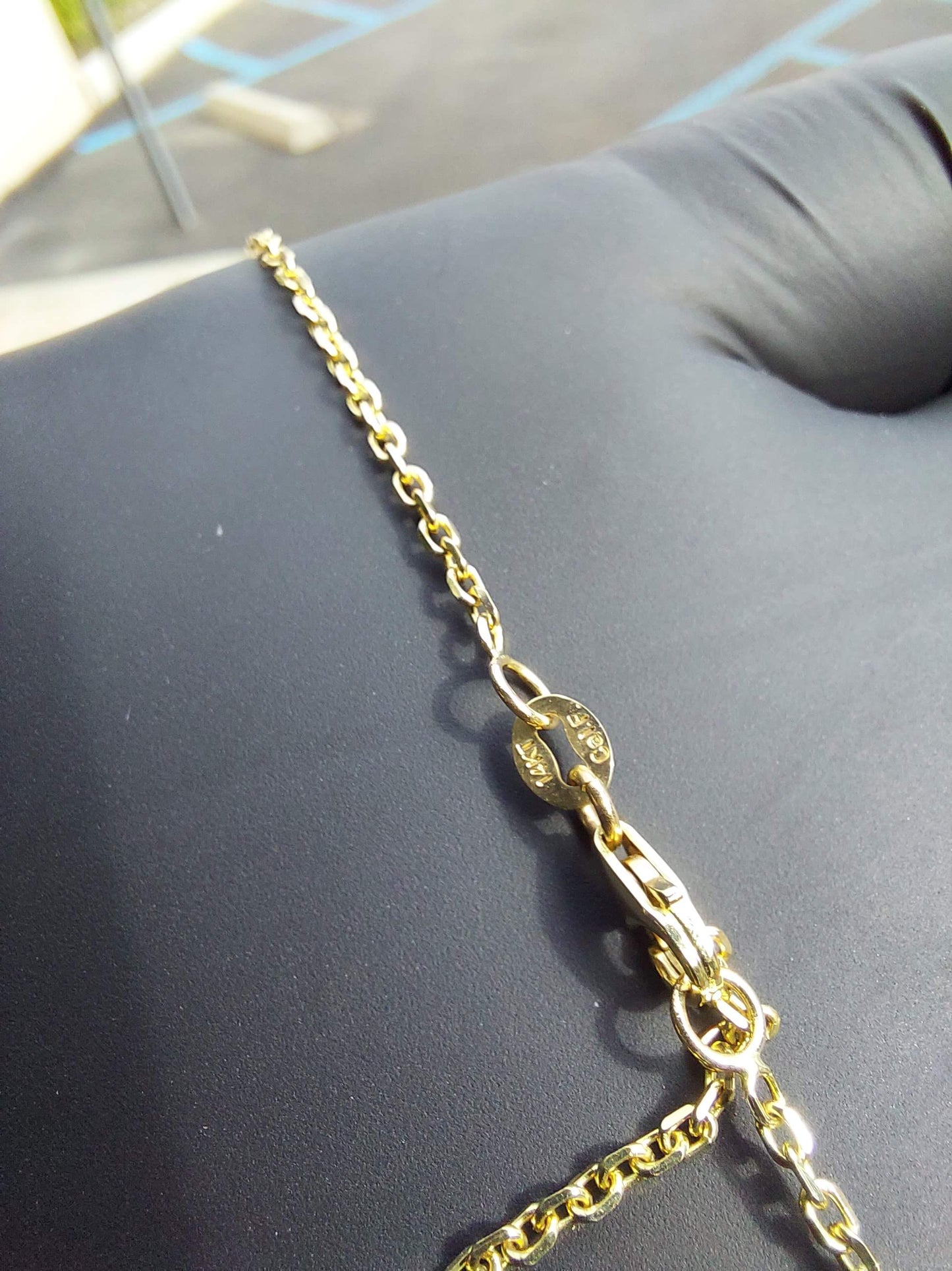 14k Yellow Gold Ladies Clover onyx pendant necklace