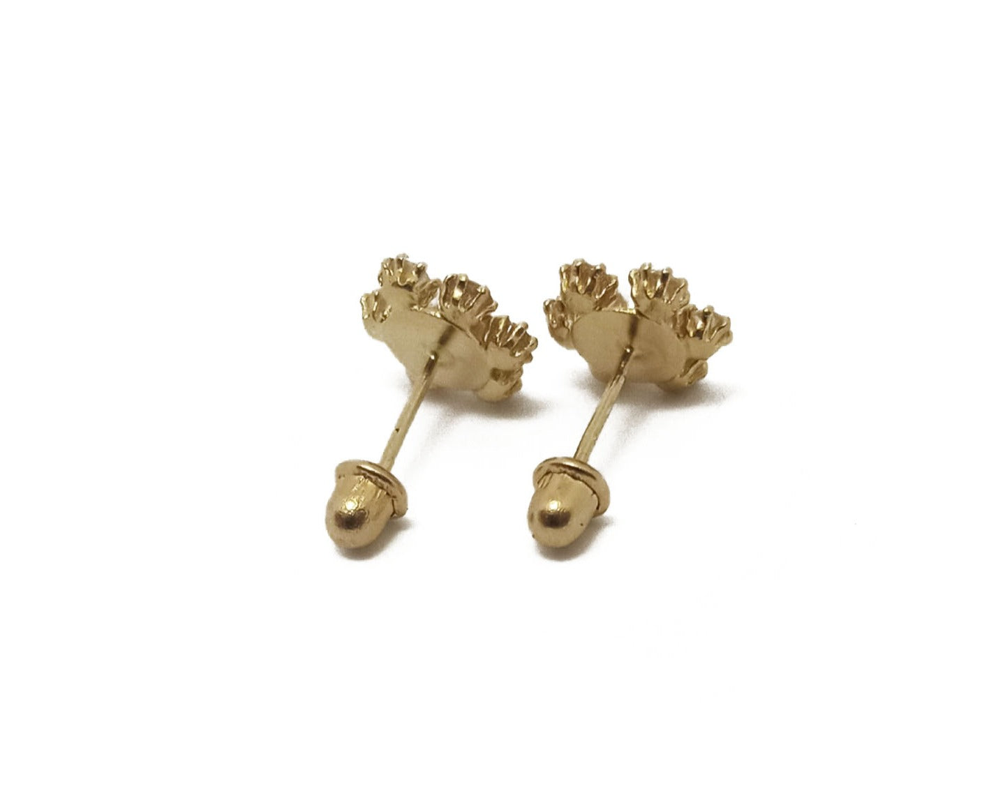 14K Yellow gold ZC flower stud earrings