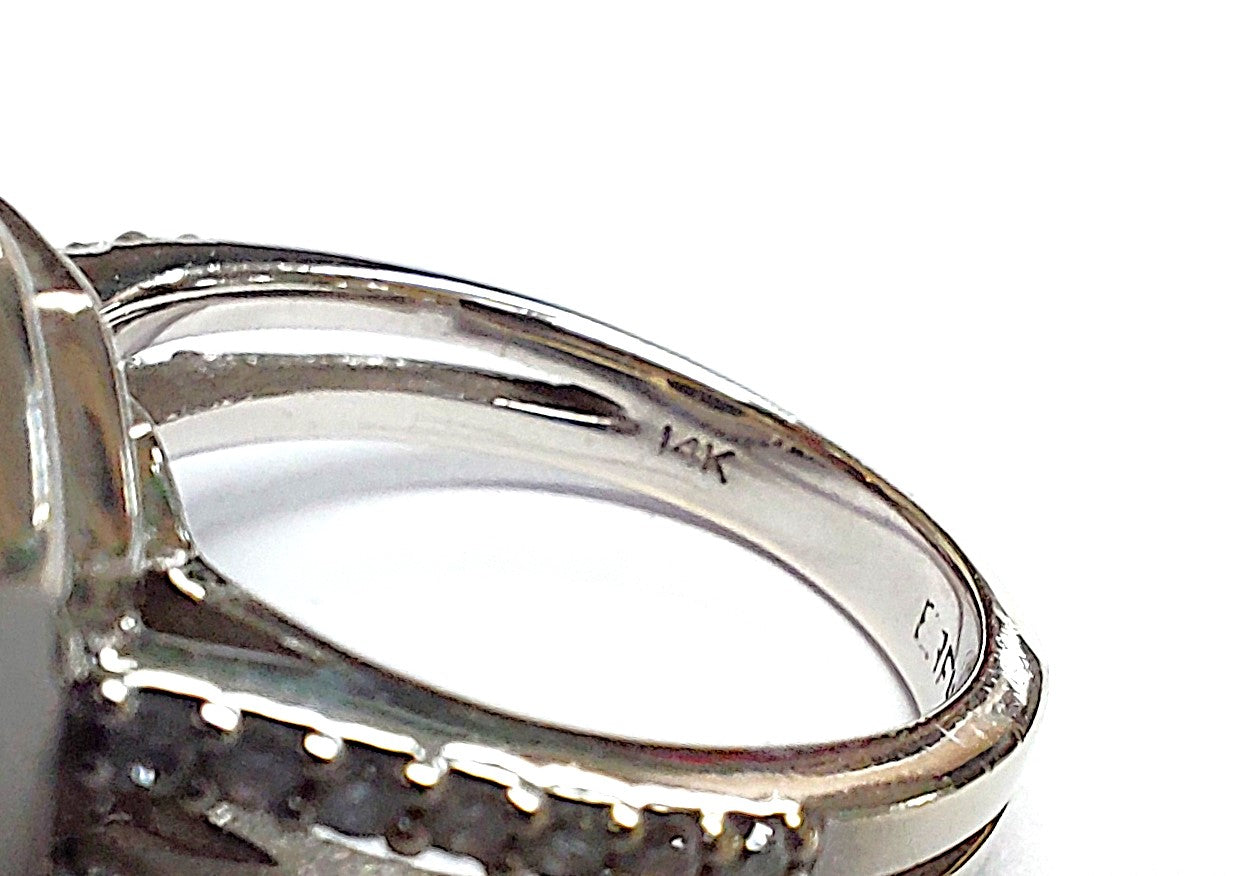 14K Ladies White gold Emerald & Diamond Ring