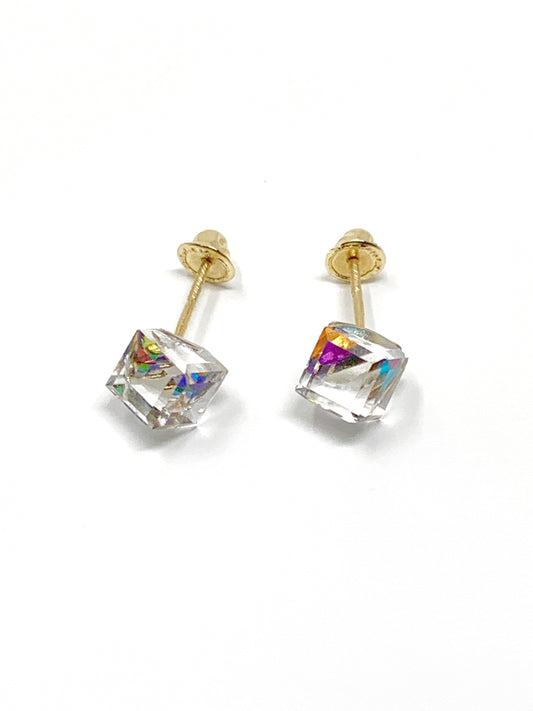 Ladies 14k yellow gold square stud earrings - Luxury Diaz